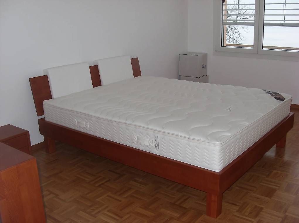 Betten: Chambre à coucher  – Gebraucht aus Chernex von Yasmine67