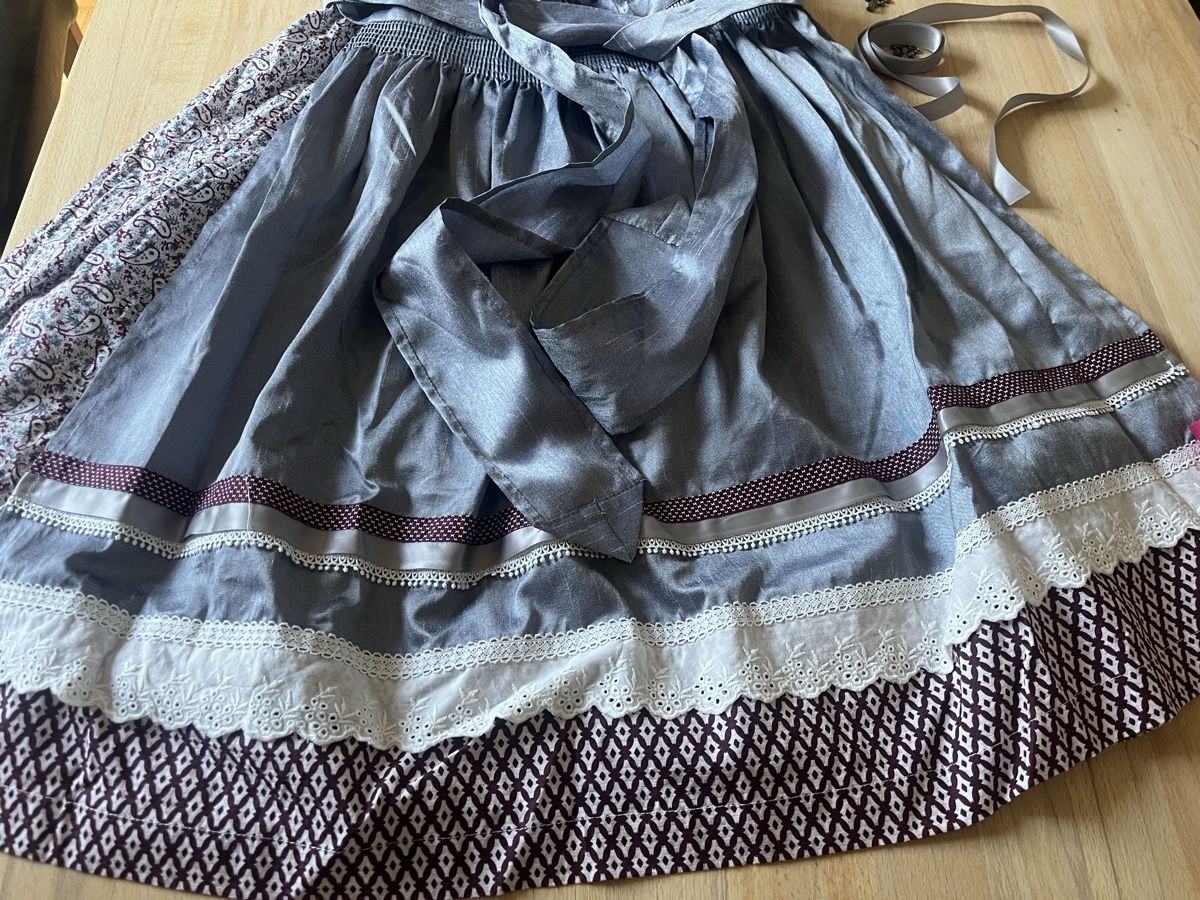Krüger Vestiti: Dirndl Krüger gr.36 – Usato da Rikon im Tösstal venduto da stupsi99 1