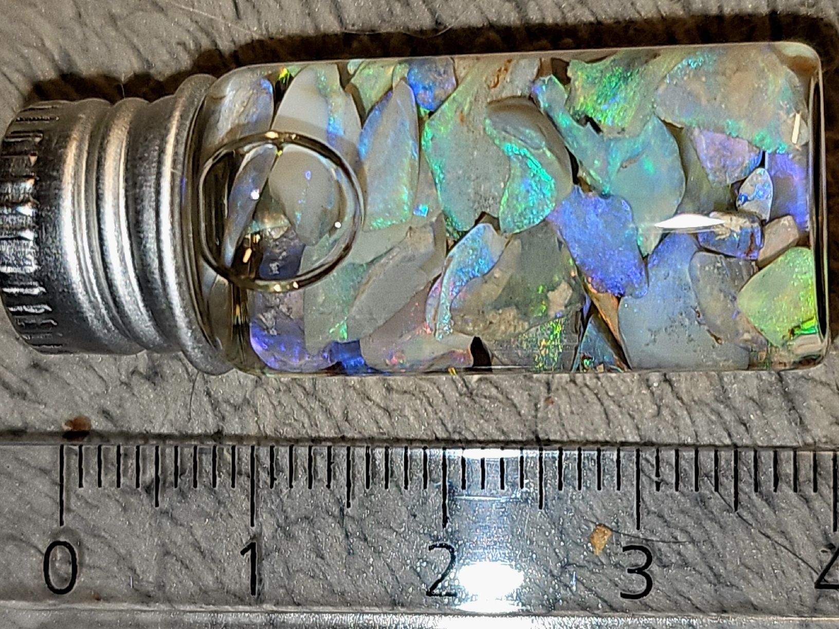 Pietre preziose: Natürliche australische Opal Splitter in einer Flasche. – Nuovo e nell'imballaggio originale da Uerkheim venduto da Winwinner 3