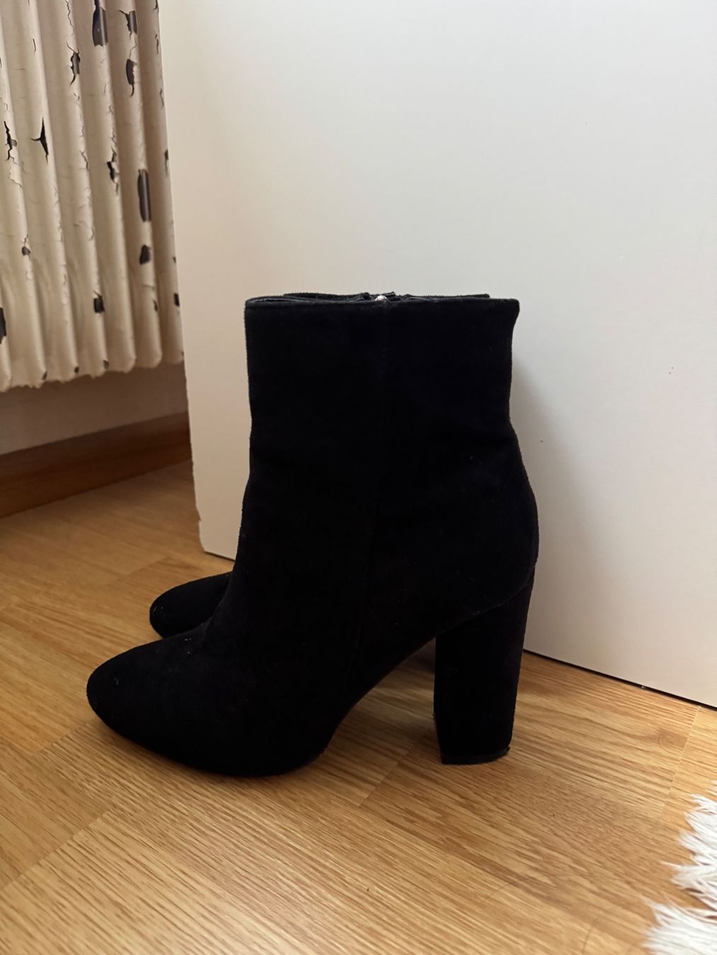 Zalando Scarpe da donna: Hohe Stiefel – Usato da Basel venduto da cey_ns7g