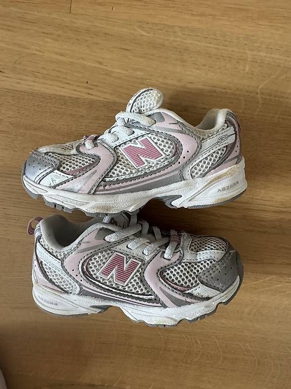 Schuhe für Mädchen: New Balance 1060 in rosa Gr. 25.5 – Gebraucht aus Zürich von LovieDovie 1