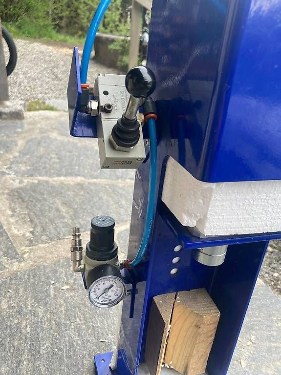 Alle Maschinen: Capsuleuse pneumatique – Gebraucht aus Les Diablerets von RenaudRichardet 1