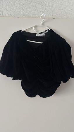 Schickes Samt Top von Zara, Schwarz, Grösse S, Neu!