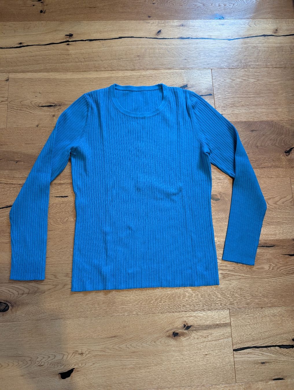 Maglioni & Felpe: Rippstrick Pullover blau, Grösse M, Top Zustand! – Usato da Walenstadt venduto da Dorinka