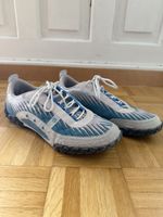 Baskets de sport bleu et gris état acceptable
