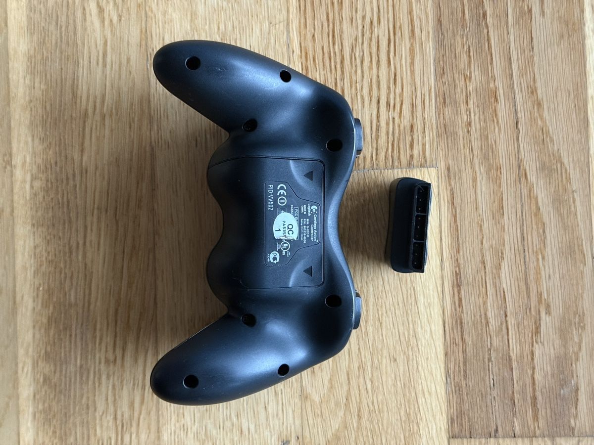 Logitech Controller: Logitech Cordless Action Controller PS2 mit Empfänger – Gebraucht aus Fehraltorf von Lenal01 1