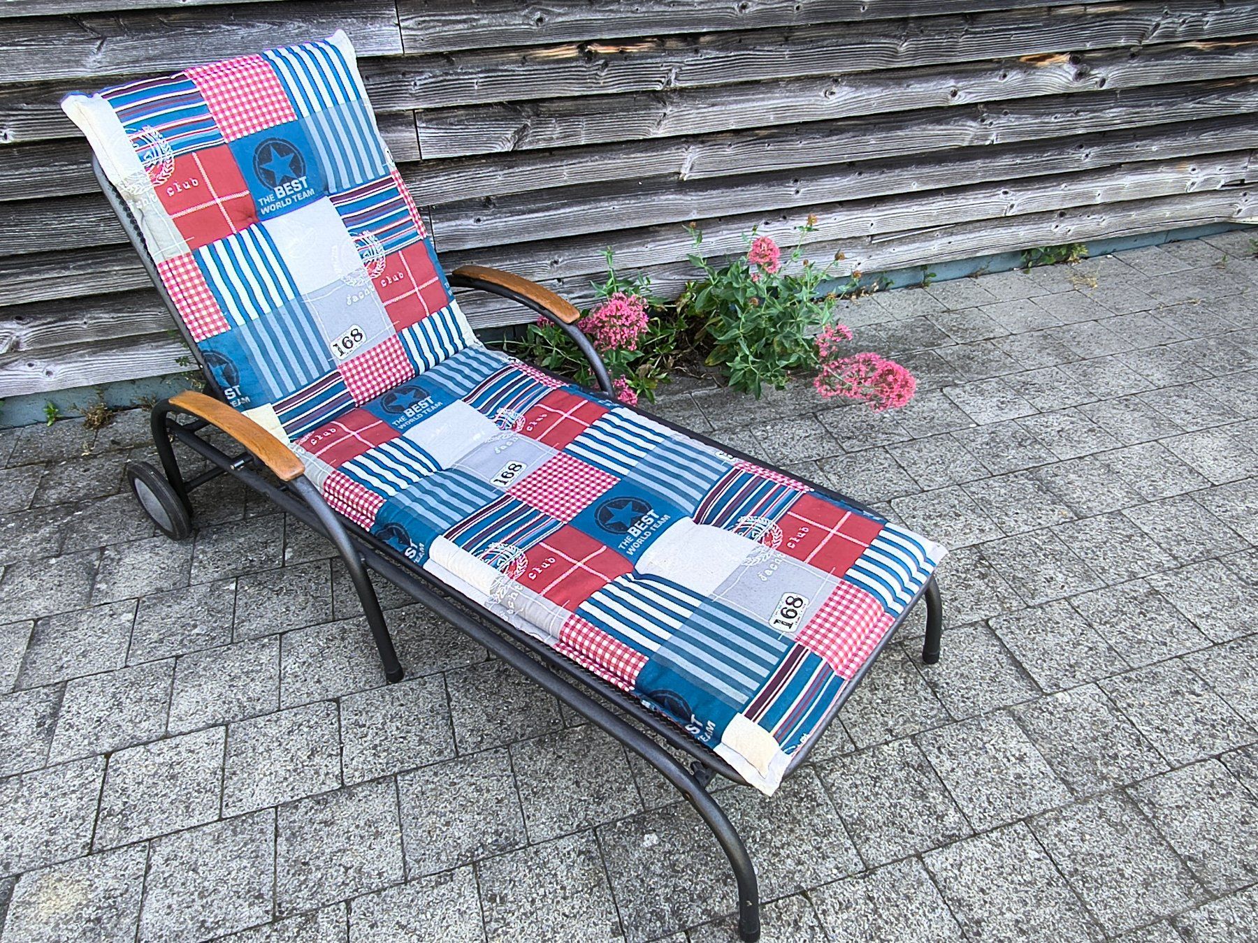 Sedie a sdraio: Liegestuhl mit Patchwork-Polster für den Sommer – Usato da Gebenstorf venduto da Mar-imH25 3