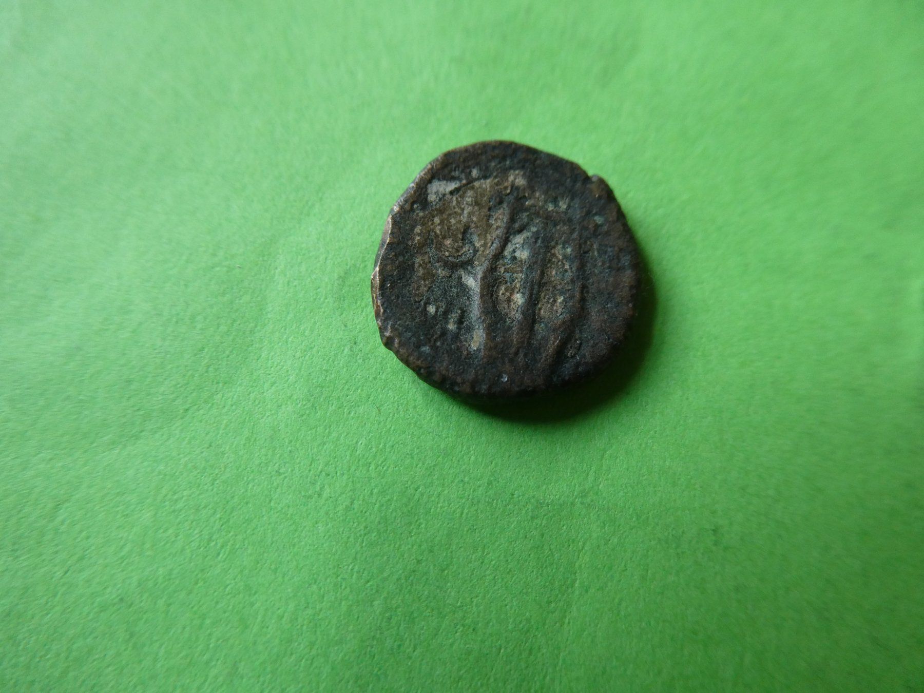 Tutti le monete: uralte Bronzemünze    15 mm     2.14 g – Usato da Hinterforst venduto da Rohusri 2