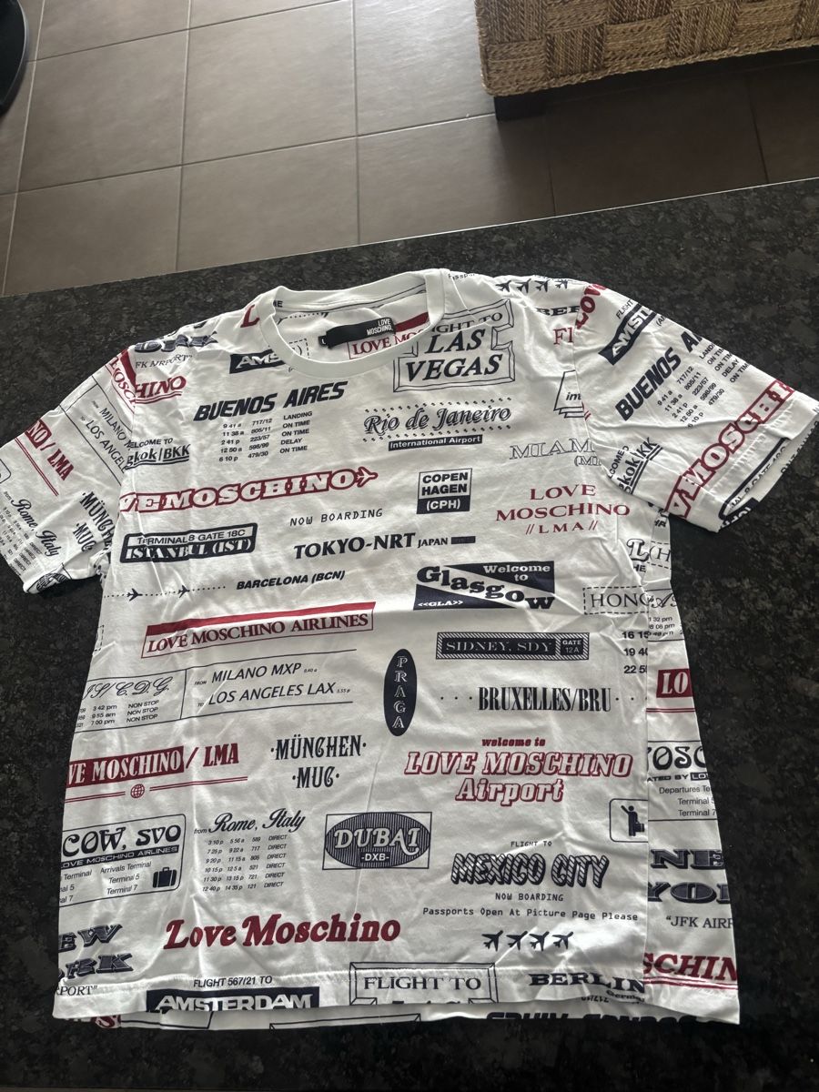 Moschino T-shirt: T-Shirt gr.L Moschino – Usato da Zug venduto da Biki72