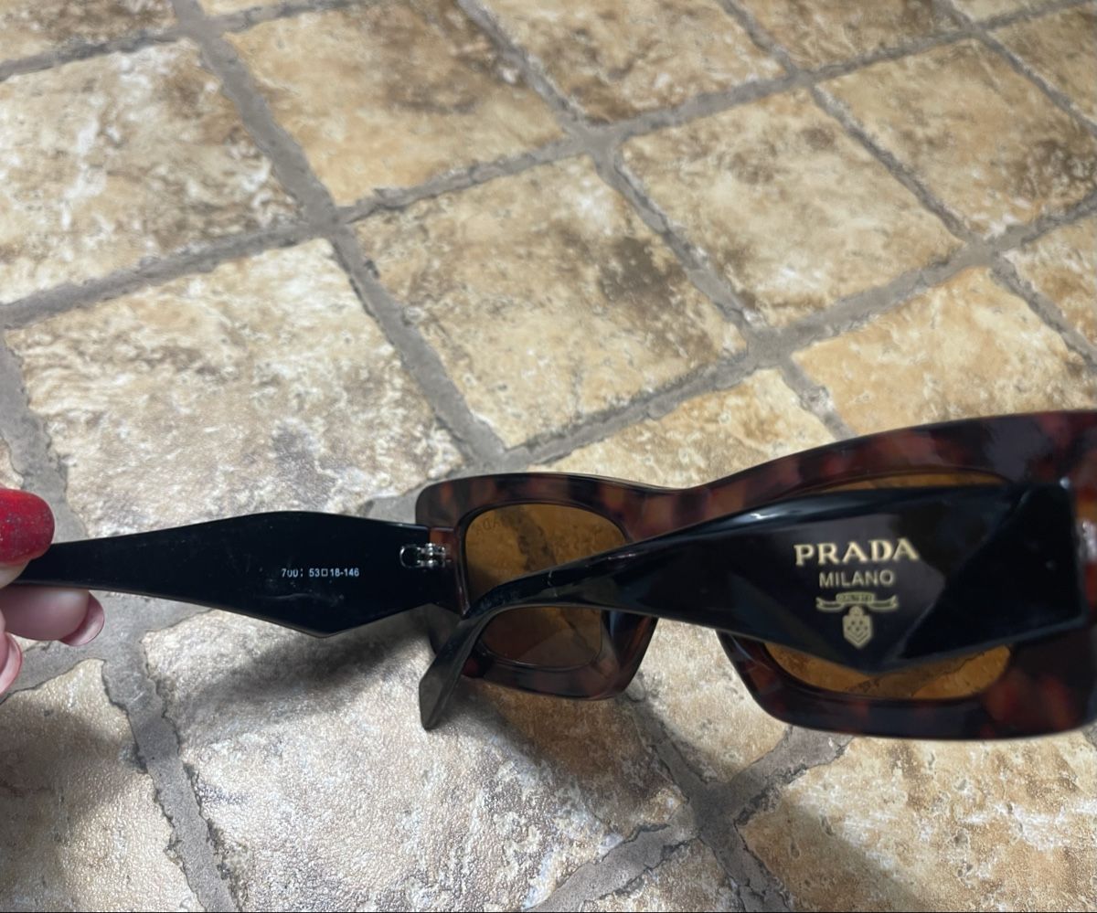 Prada Occhiali & Lenti: Prada Occhiali da sole tartarugati rettangolari – Usato da Gordevio venduto da LanaZimm 9
