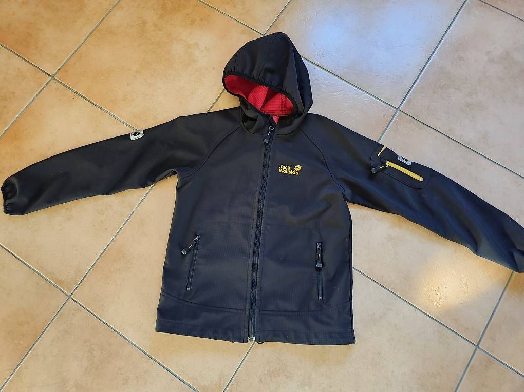 Giacche & Cappotti: Jack Wolfskin orginal Softshelljacke Gr. 140 – Usato da Gamprin venduto da man_j9fr