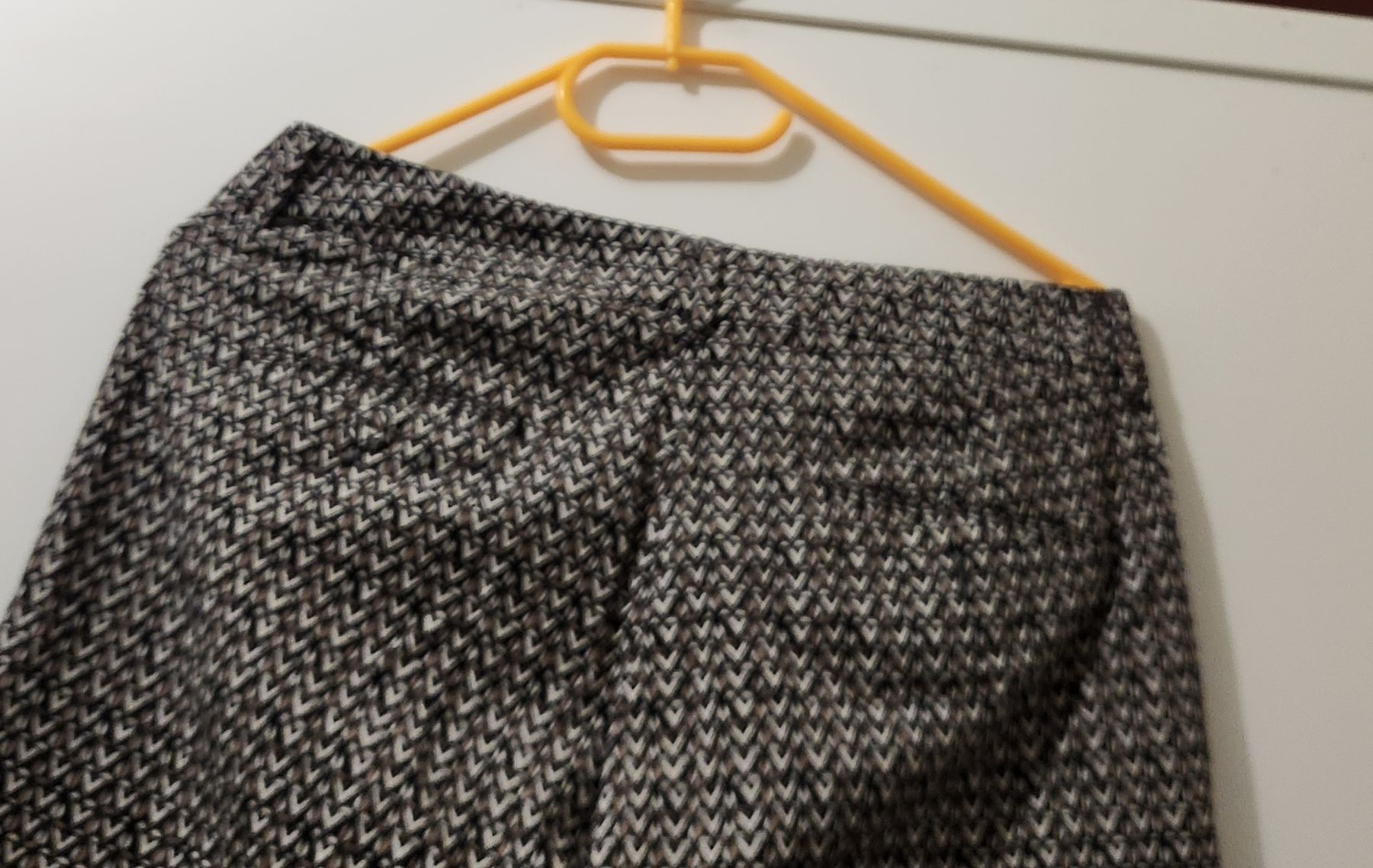Max Mara Pantaloni: Pantalon Weekend MaxMara imprimé taille 38 – Usato da Niedergösgen venduto da Eva2410 2
