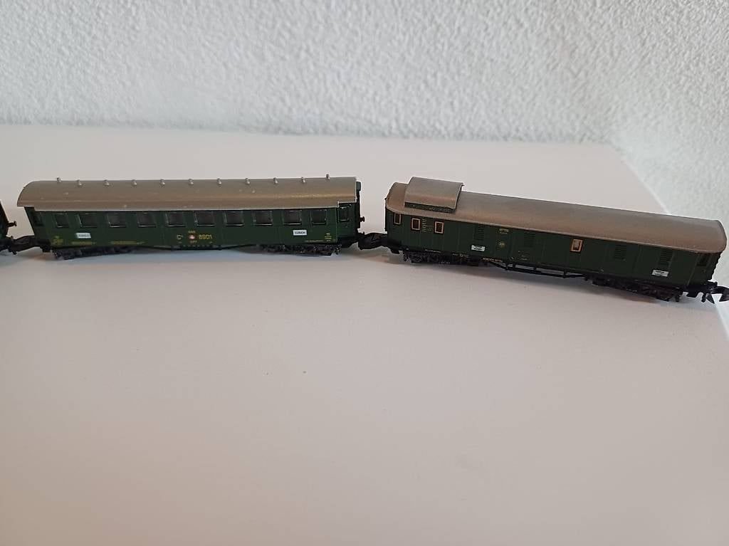 Modellini di ferrovie: Lock mit Wagen im Set Spur Z – Usato da Lützelflüh-Goldb venduto da Samoth71 3
