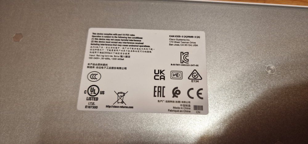 Cisco Hub & Switch: Cisco Switch CBS220-24T-4X 28 ports – Usato da Othmarsingen venduto da skygi 5
