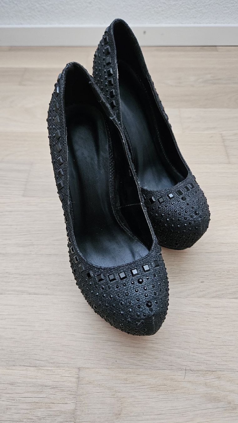 Damenschuhe: Schwarze High Heels, Grösse 37 – Gebraucht aus Winterthur von an.ki
