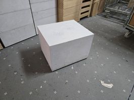 Cooles Holzpodest 53x45cm H: 40cm ab 25.-