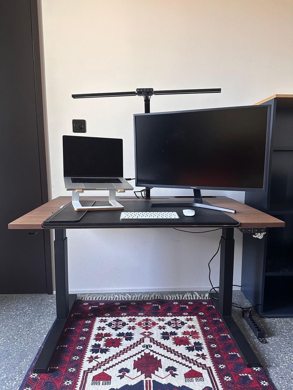 Ikea Scrivanie: Office desk – Usato da Zürich venduto da soc_kl9g
