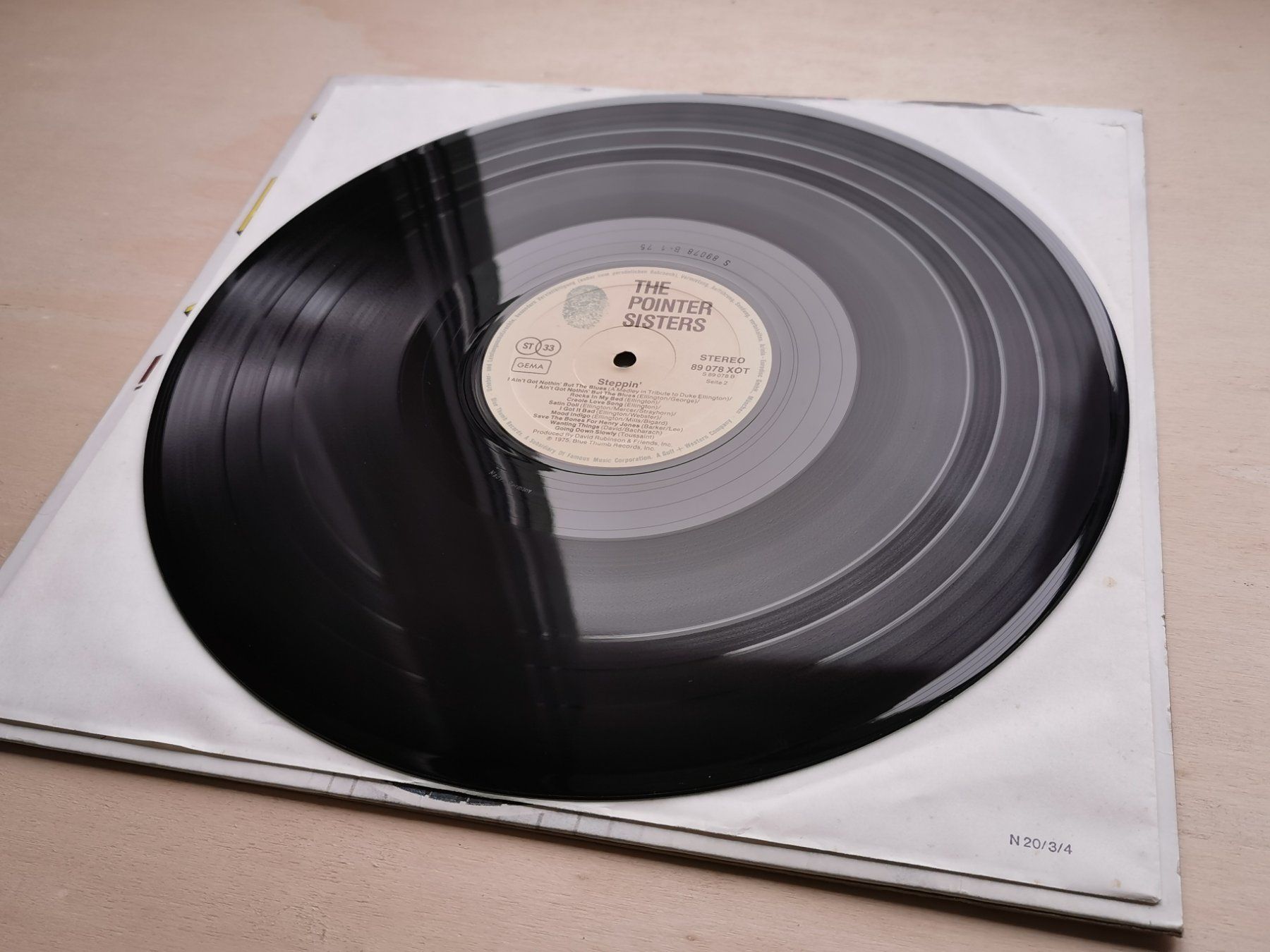 Dischi in vinile: The Pointer Sisters – Steppin  D 75 – Usato da Ebikon venduto da kisuM 8