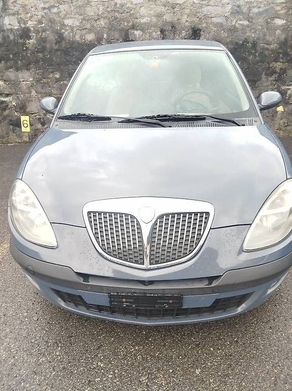 Automobili: Lancia y  – Usato da Paradiso venduto da sal_j7qr