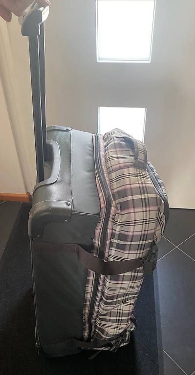 Valigie & Borse: Dakine Split Rollkoffer Large mit zwei Rollen – Usato da Langendorf venduto da Felix2017 2