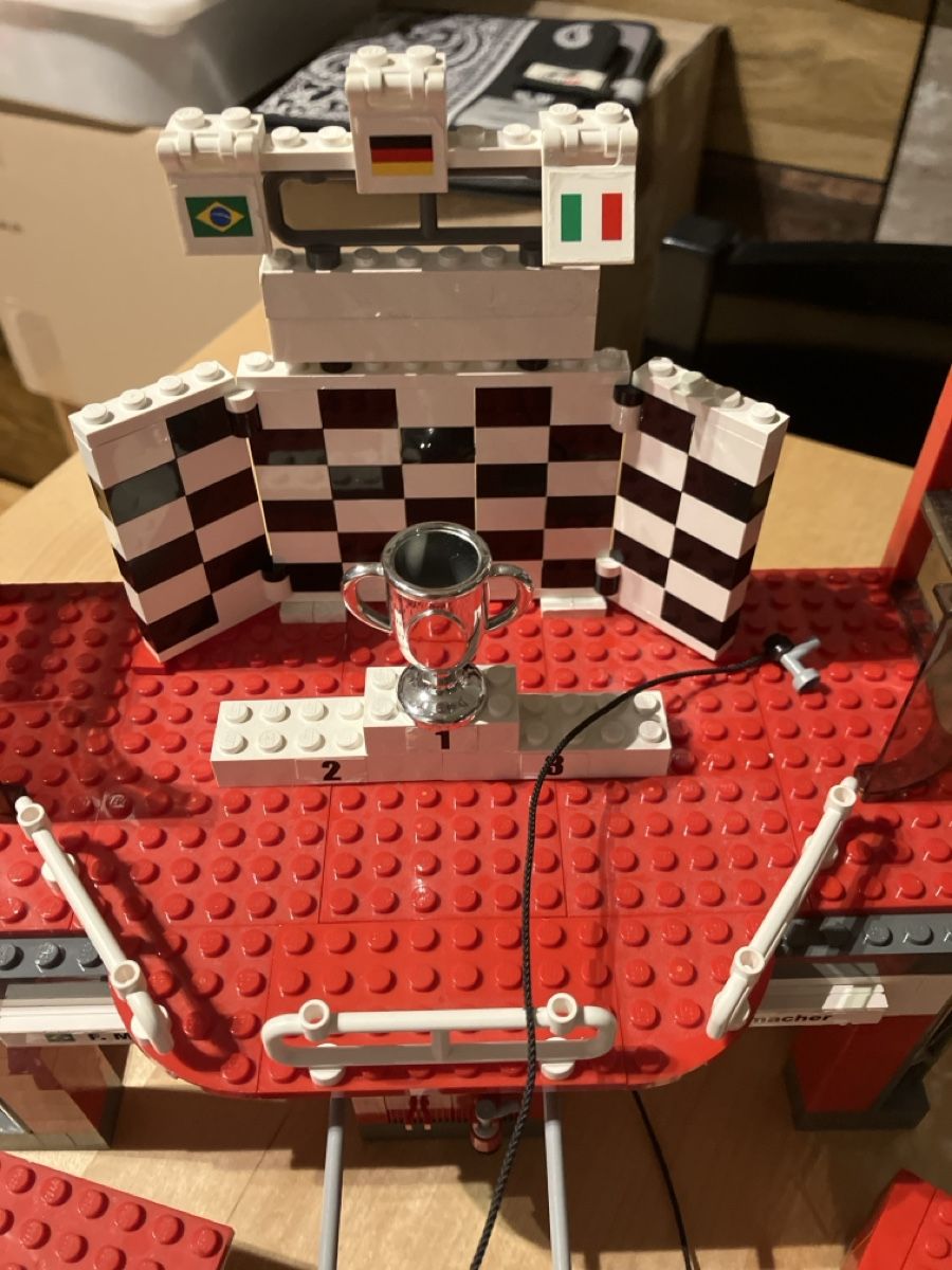 Lego Kit di costruzioni: Lego 8672 Ferrari Finish Line – Usato da Glarus venduto da Jhuber78 3