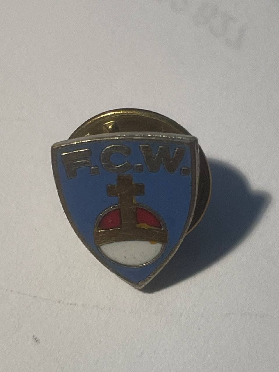 Placchette & Badge: 77. Pin - FC Widikon – Usato da Luzern venduto da Irek 1