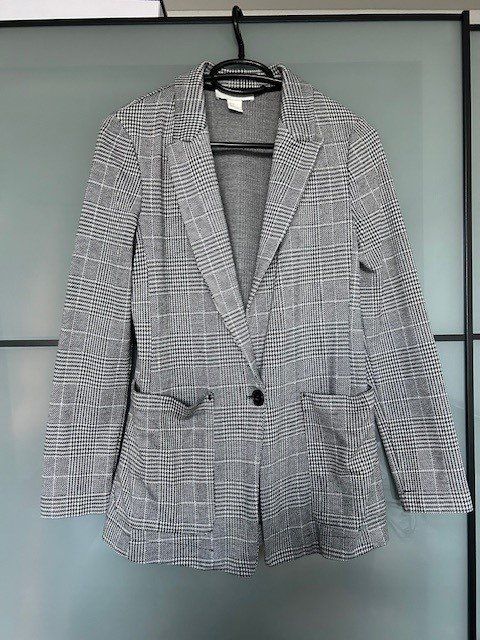 H&M Jacken: Caro Blazer in Grösse 34 von H&M – Gebraucht aus Rümlang von Jenni.21
