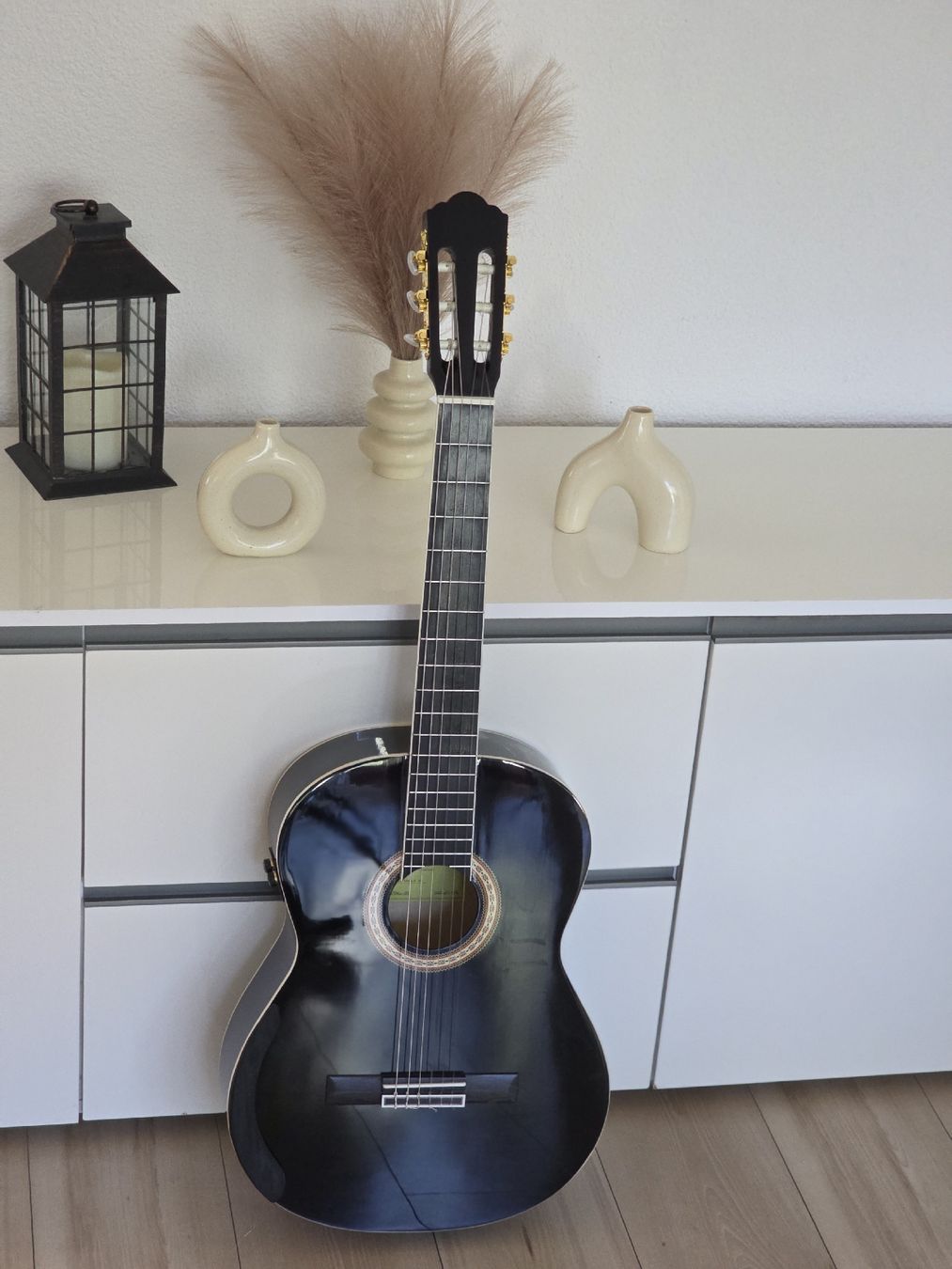 Strumenti musicali: Custom Trans -Acoustic Klassische Gitarre Schnäppchen – Nuovo (secondo la descrizione) da Schuepfheim venduto da Guttime