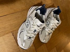 New Balance Sneaker weiss silber Top Zustand
