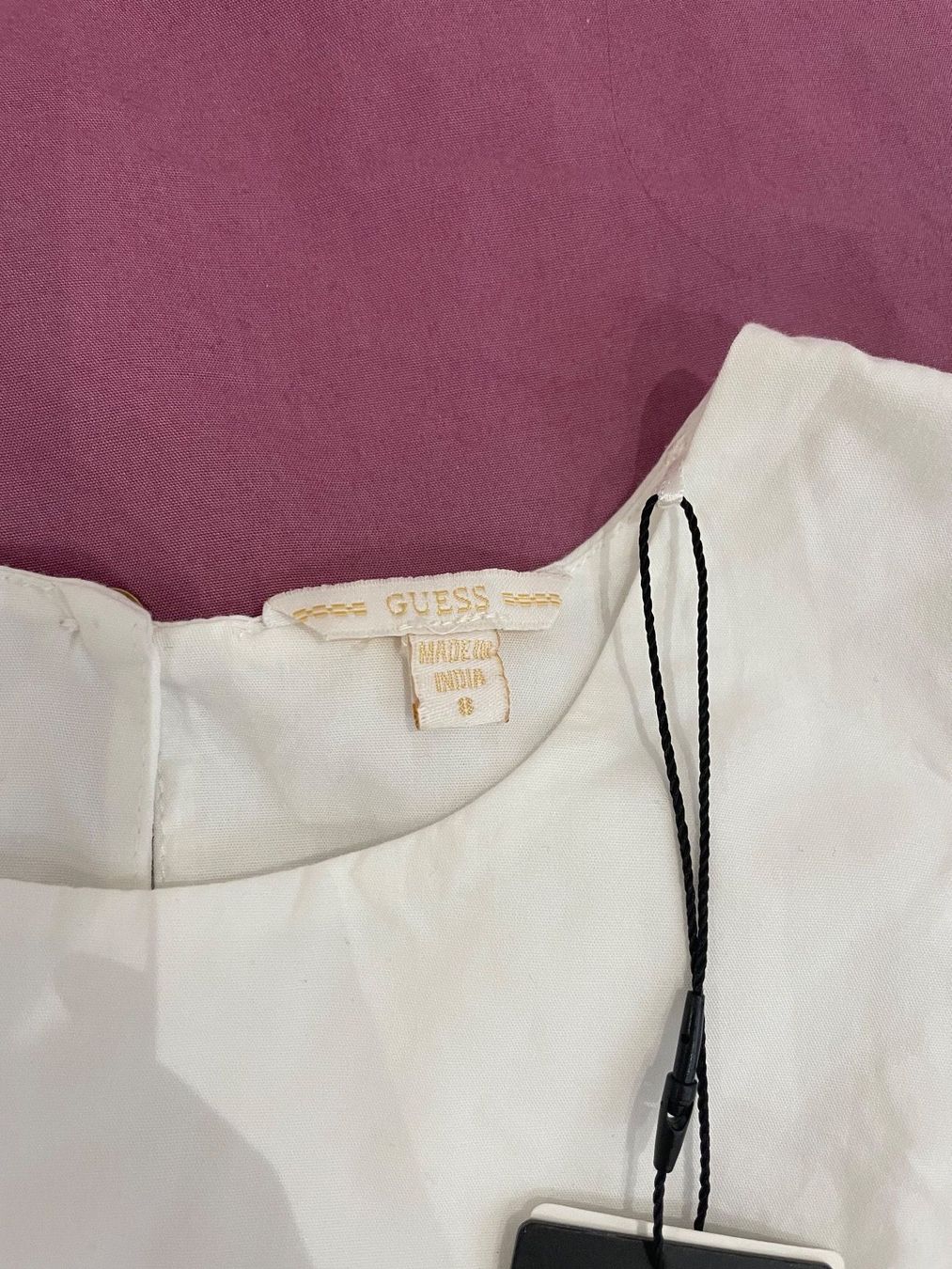 Guess Camicette, T-shirt & Top: T-shirt GUESS – Nuovo e nell'imballaggio originale da Cademario venduto da princy2 1