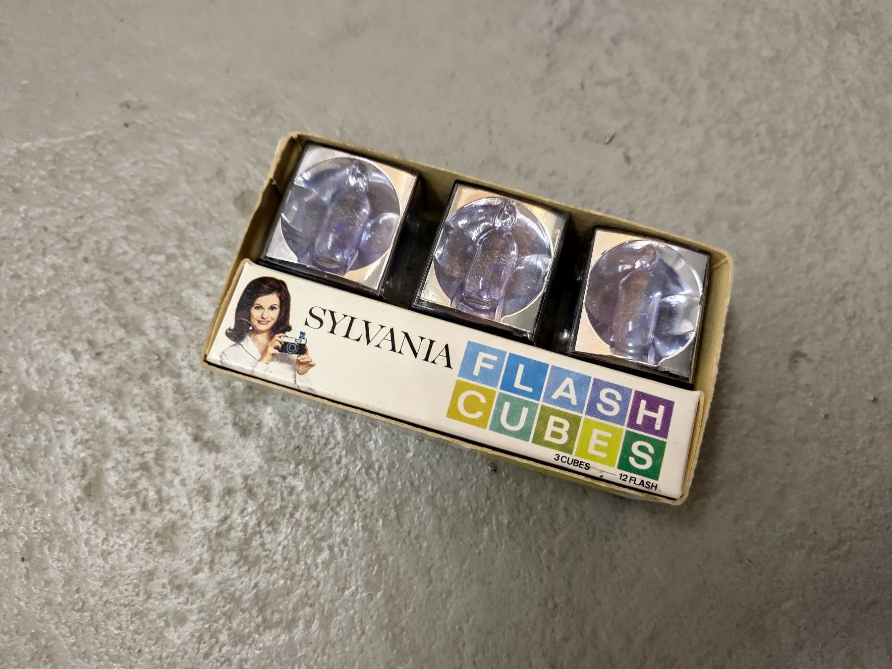 Flash: Sylvania Flash Cubes Blitzwürfel – Nuovo (secondo la descrizione) da Visp venduto da a-division