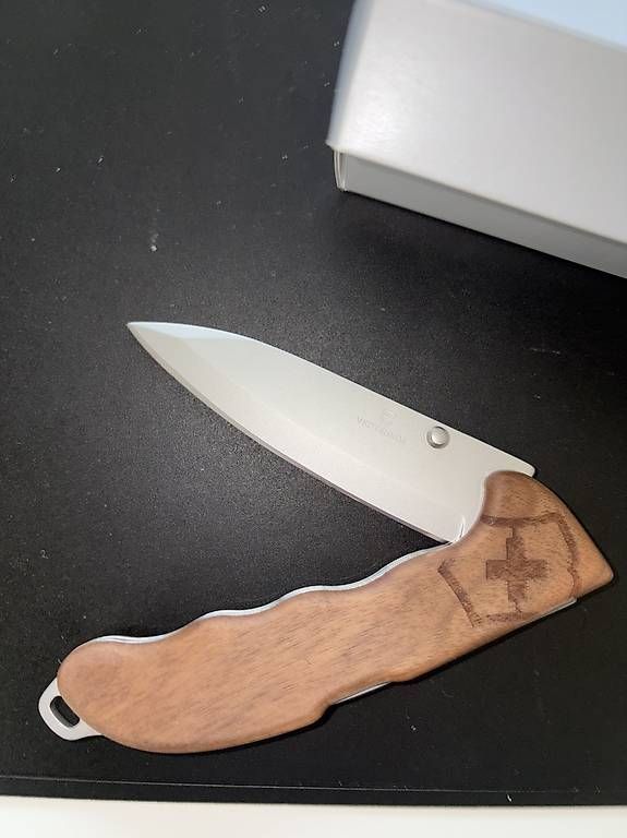 Coltelli tascabile: EVOC Messer Victorinox Holz – Usato da Arboldswil venduto da mat_xyx5 2