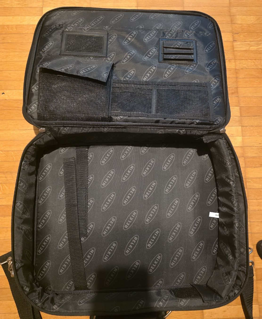 Belkin Sacs: Belkin Laptoptasche Schwarz  – D'occasion à Riniken par Strikeone 2
