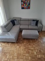 Divano grigio ad angolo Poltronesofà con pouf