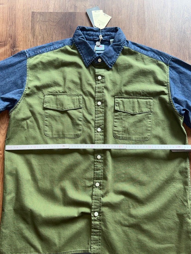Levi's Camicie: New Levi's shirt  - M – Nuovo e nell'imballaggio originale da St-Sulpice VD venduto da juhdu 2