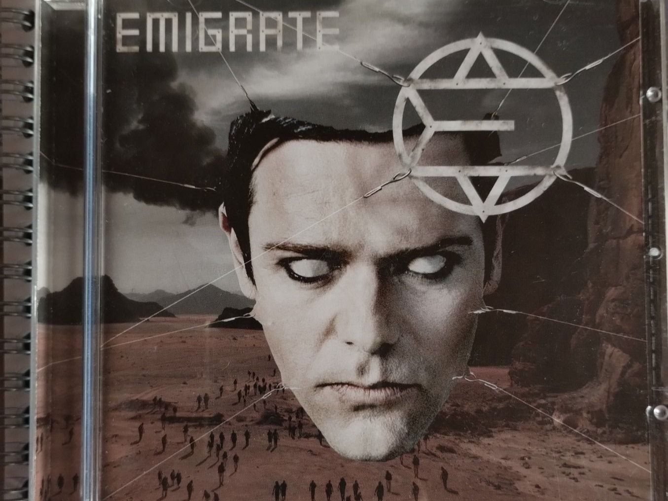 CD: Emigrate CD – Usato da Matran venduto da Taragor