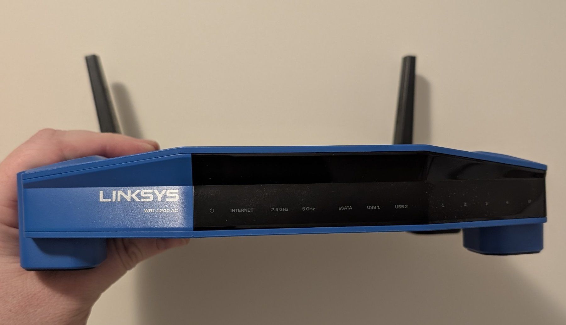 Linksys Modem & Router: Linksys WRT1200AC mit DD-WRT – Usato da Riehen venduto da fab_972b