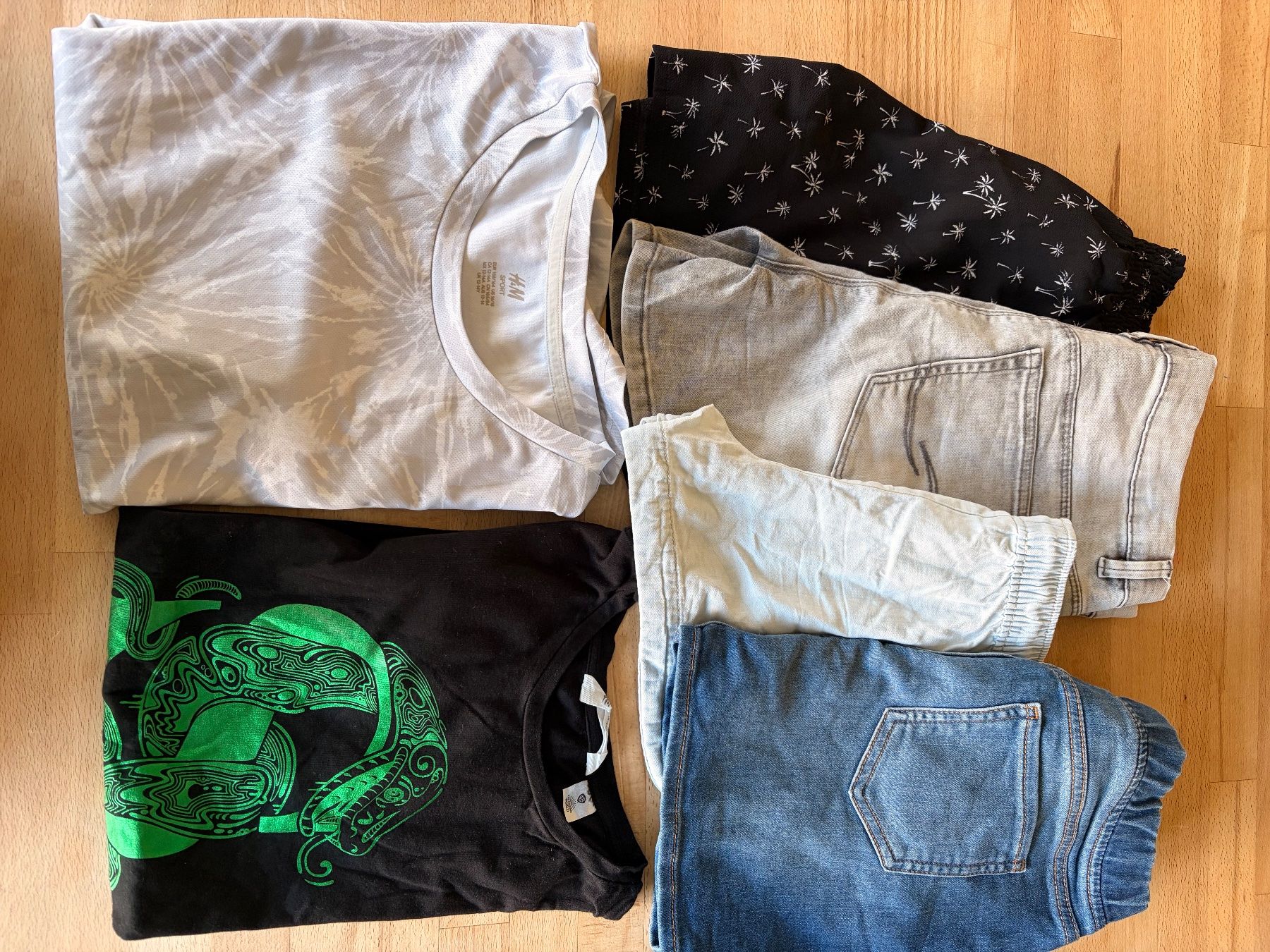 Lotti & Set di vestiti: Kleiderpaket Mädchen 164 – Usato da Basel venduto da Witmedia