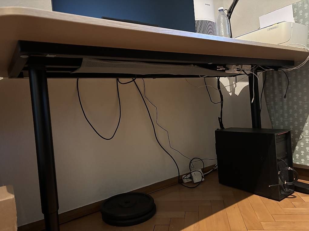 Scrivanie: Scrivania Ikea 160 X 80 – Usato da Lugano venduto da mas_zzb7 2