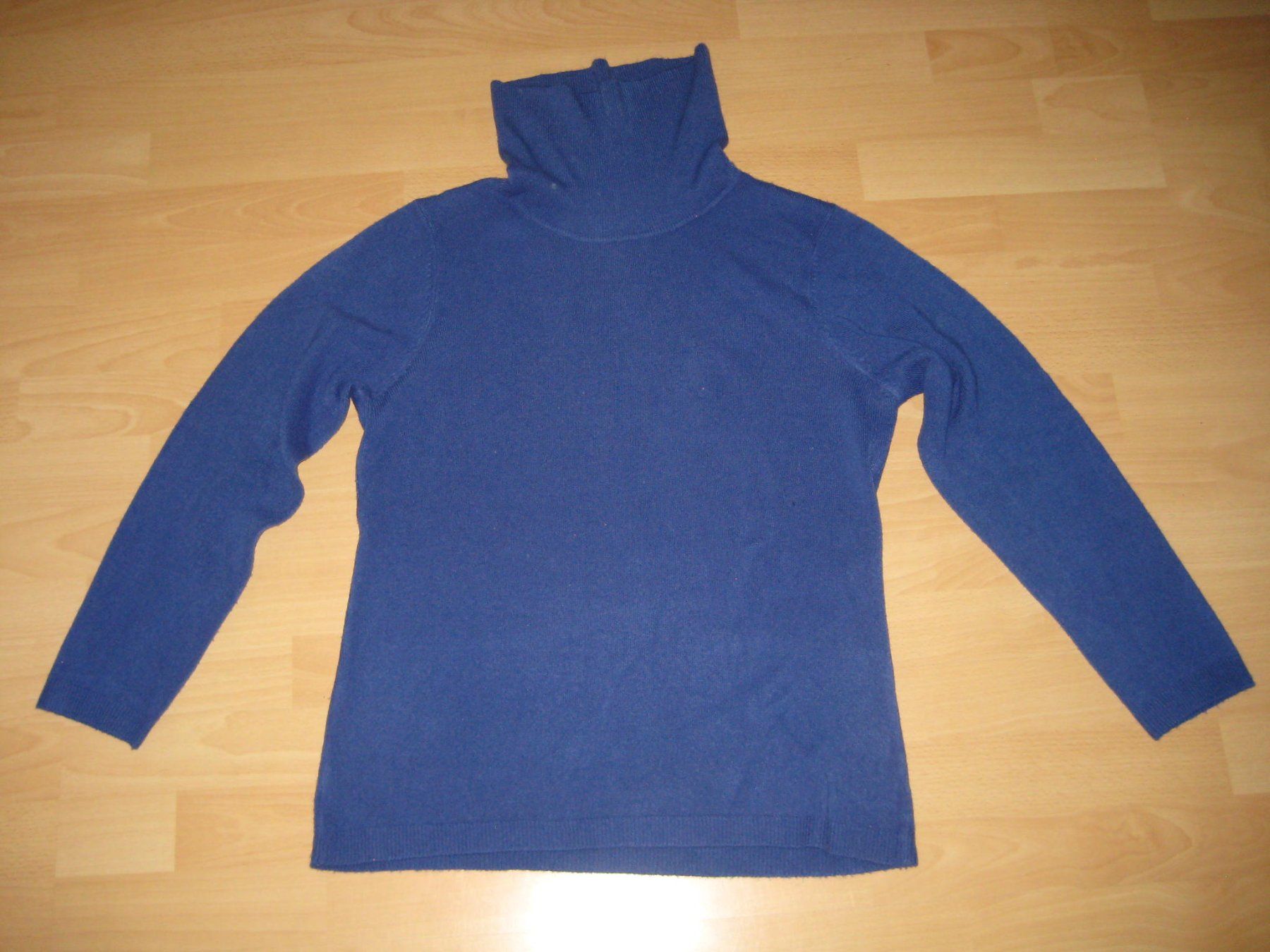 Maglioni & Felpe: Blauer Rollkragenpullover Gr. M – Usato da Greifensee venduto da Janali01