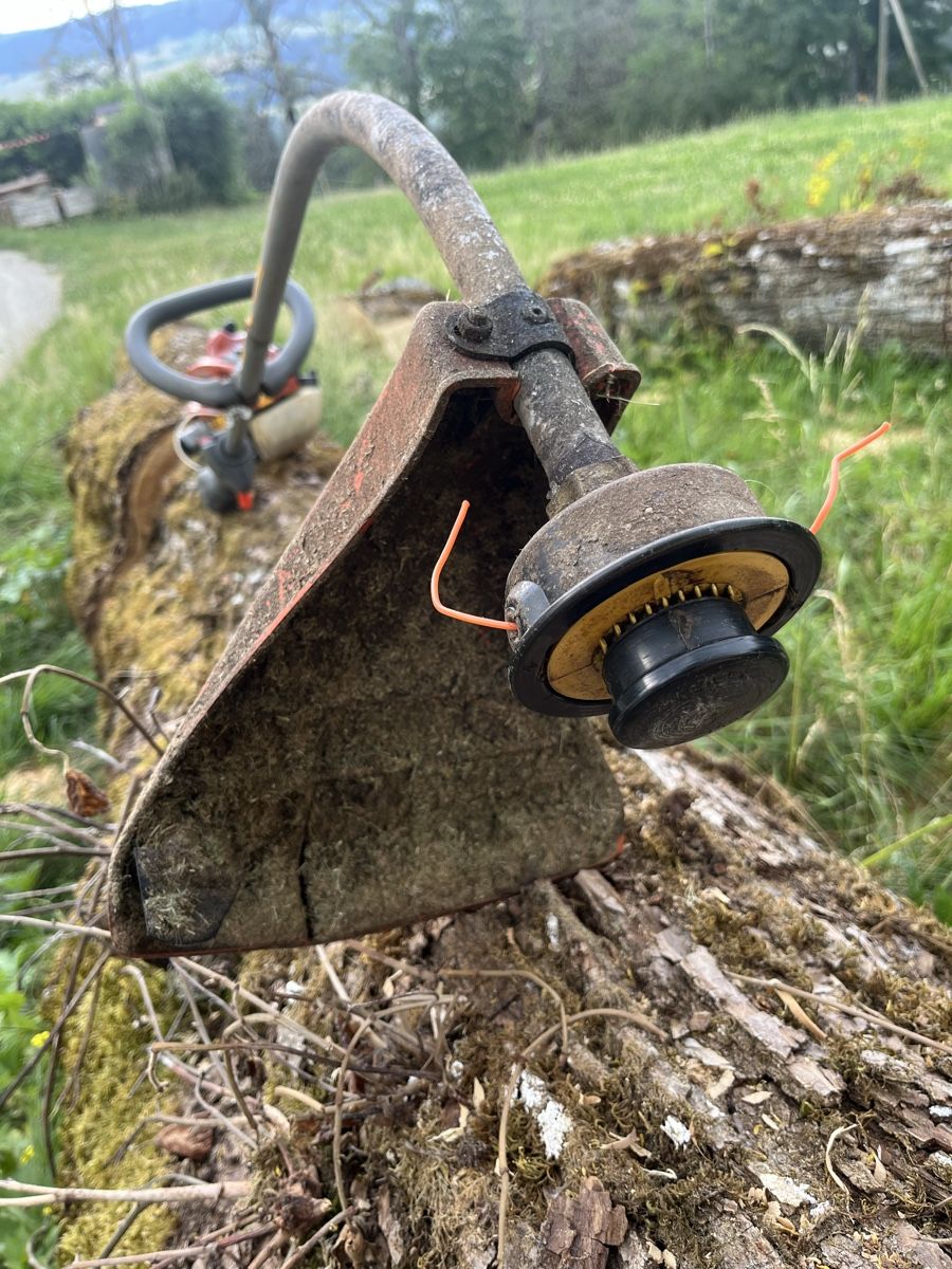 Husqvarna Rasenmäher: Débroussailleuse Husqvarna 323 C – Defekt aus le Crêt-du-Locle von Kableg18 2