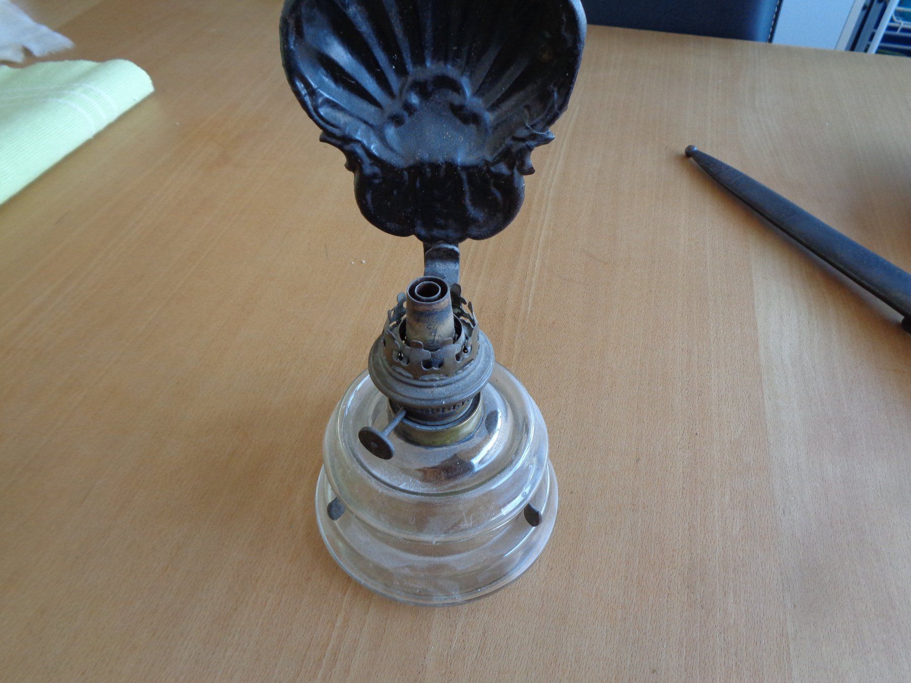 Lampade: Petrollampe  antik Wandmodell – Usato da Schmitten FR venduto da aargi49 1