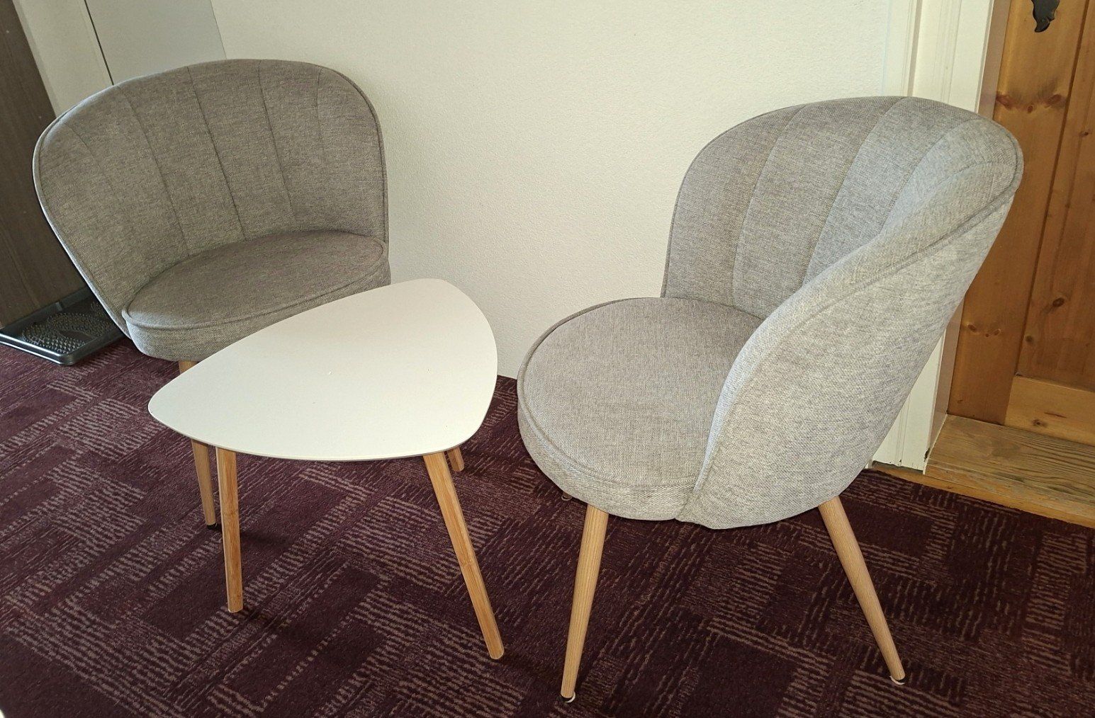 Sessel: wohnliche und bequeme Sitzecke – Gebraucht aus Mosnang von KurtHe