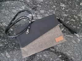 Handtasche (pochette)