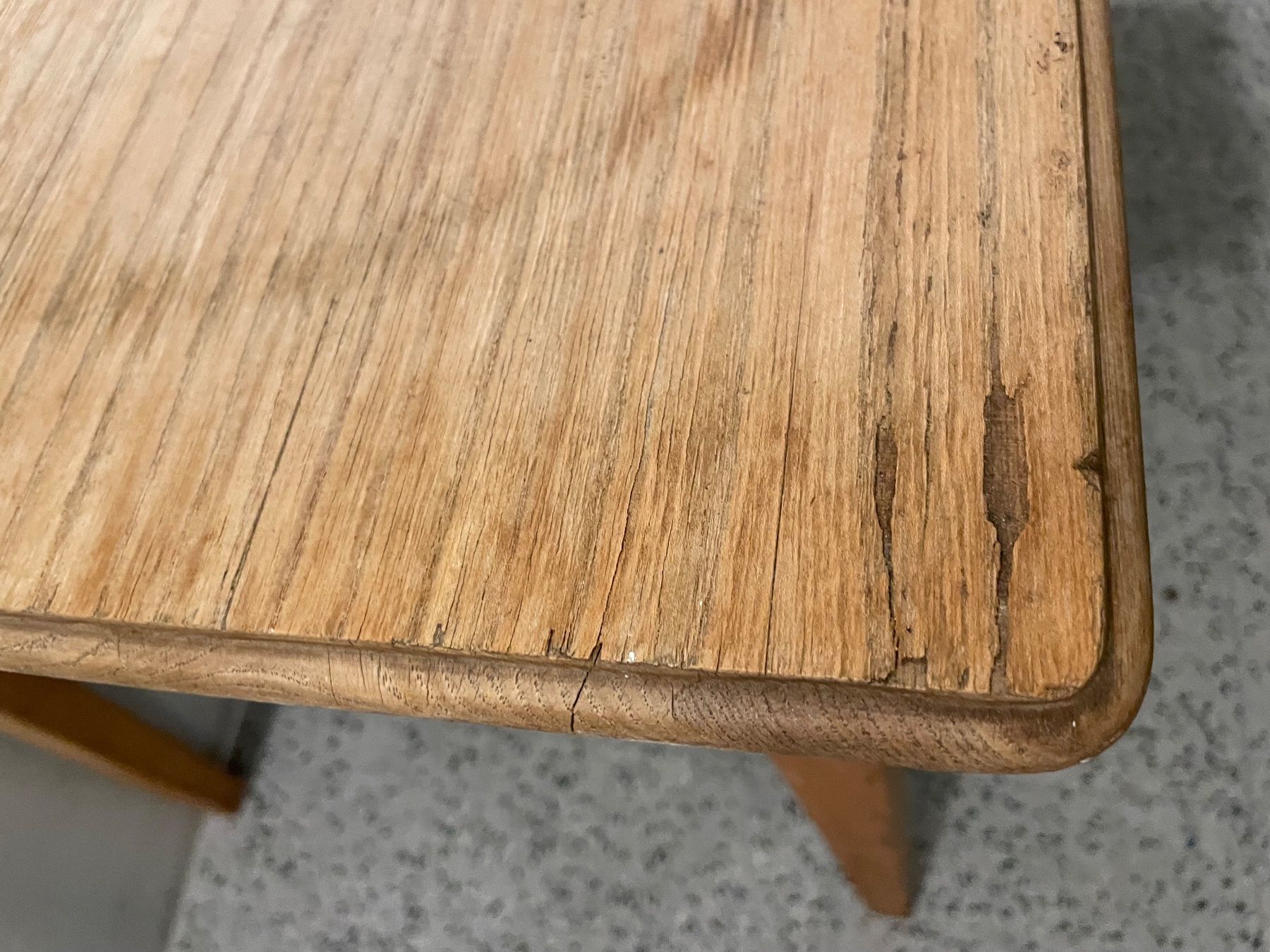 Tavoli: Holztisch, einige Gebrauchsspuren – Usato da Windisch venduto da evamo 5