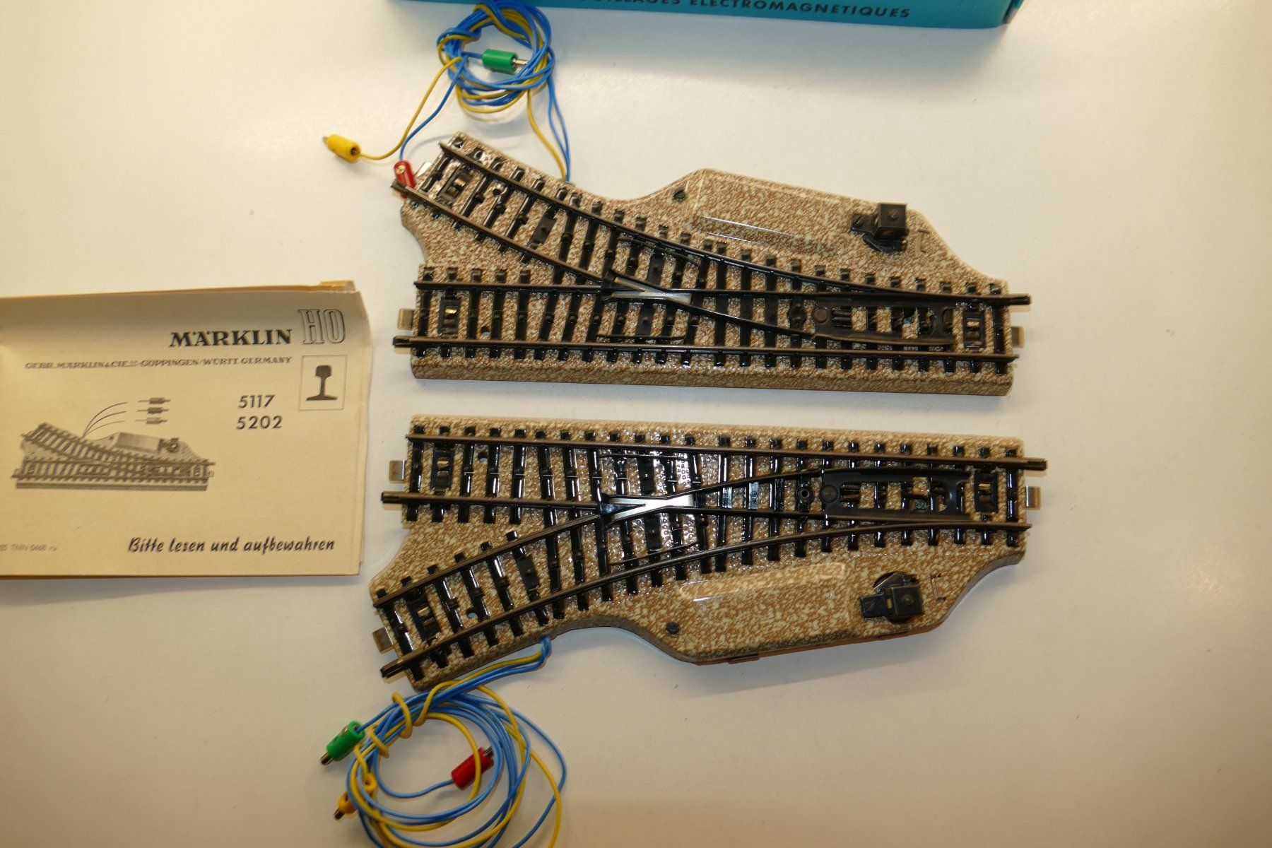 Märklin Modelleisenbahnen: Märklin H0: M-Gleis Weichenpaar Einheit 2 – Gebraucht aus Niederhasli von rail-duerst 1