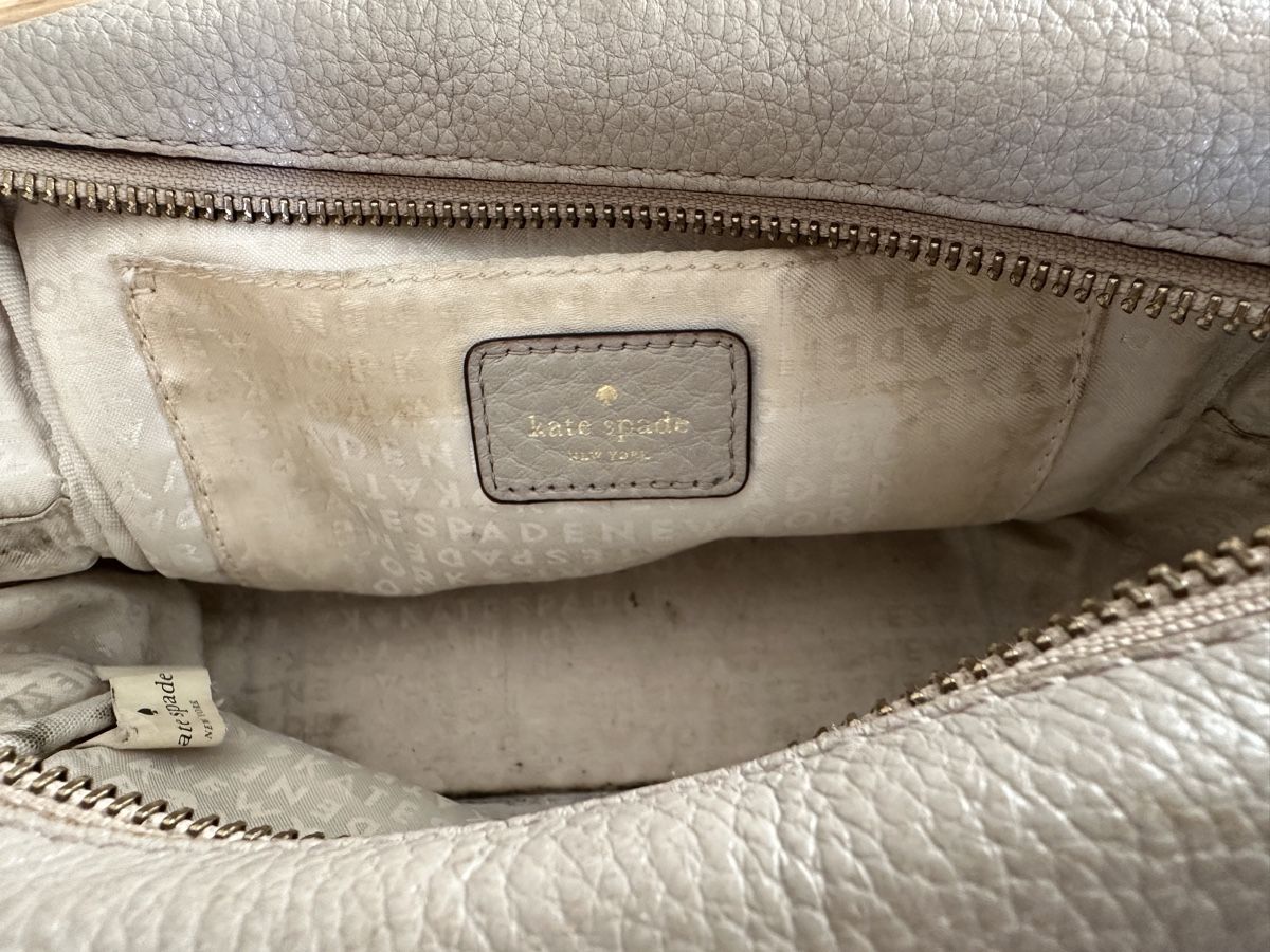 Kate Spade Sacs femmes: Kate Spade Crossbody Bag Grey Leather – D'occasion à Zürich par and_hwf7 3