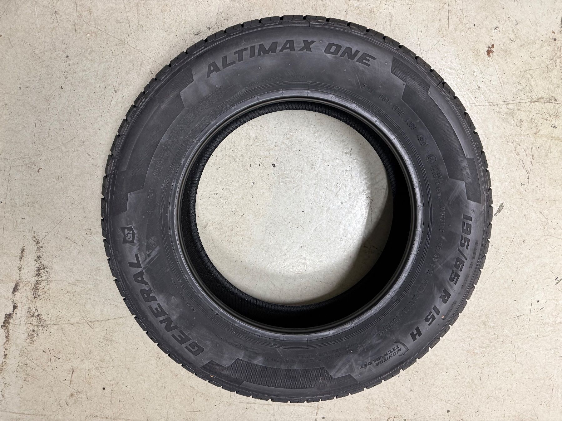 Sonstiges Schreiben & Zeichnen: Sommerreifen 195/65 R15 – Gebraucht aus Neuenhof von BleronBytyqi6