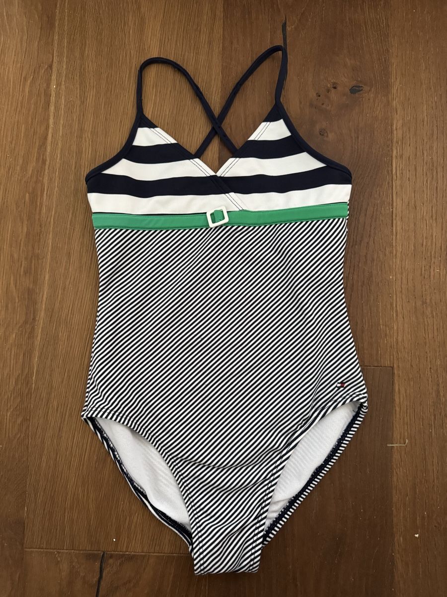 Tommy Hilfiger Badekleider & Bikinis: Tommy Hilfiger Badeanzug Gr. 140 – Gebraucht aus Fehraltorf von portas6