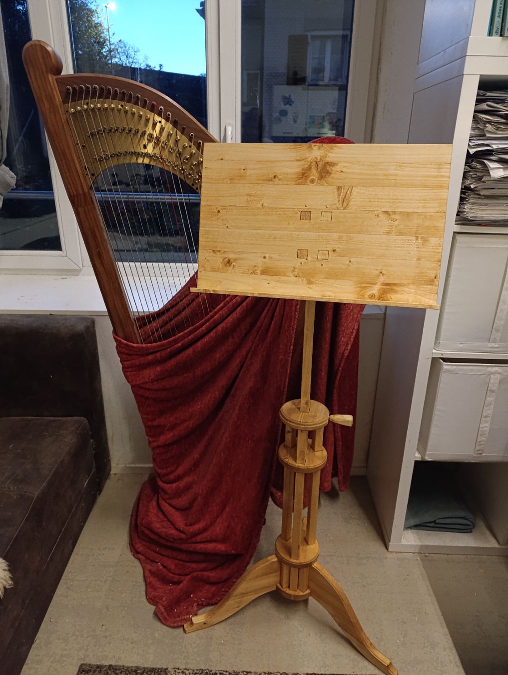 Supporti per strumenti musicali & leggii: Notenständer aus Holz – Nuovo (secondo la descrizione) da Herisau venduto da kjs_lcs6 3